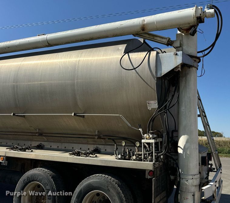 image for item DT2048 2007 Sterling  Acterra feed delivery truck