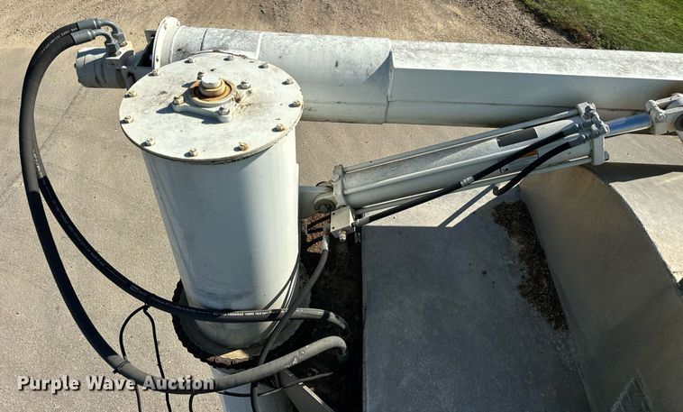 image for item DT2048 2007 Sterling  Acterra feed delivery truck