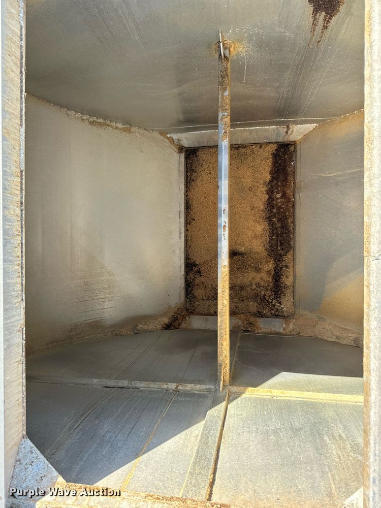 image for item DT2048 2007 Sterling  Acterra feed delivery truck