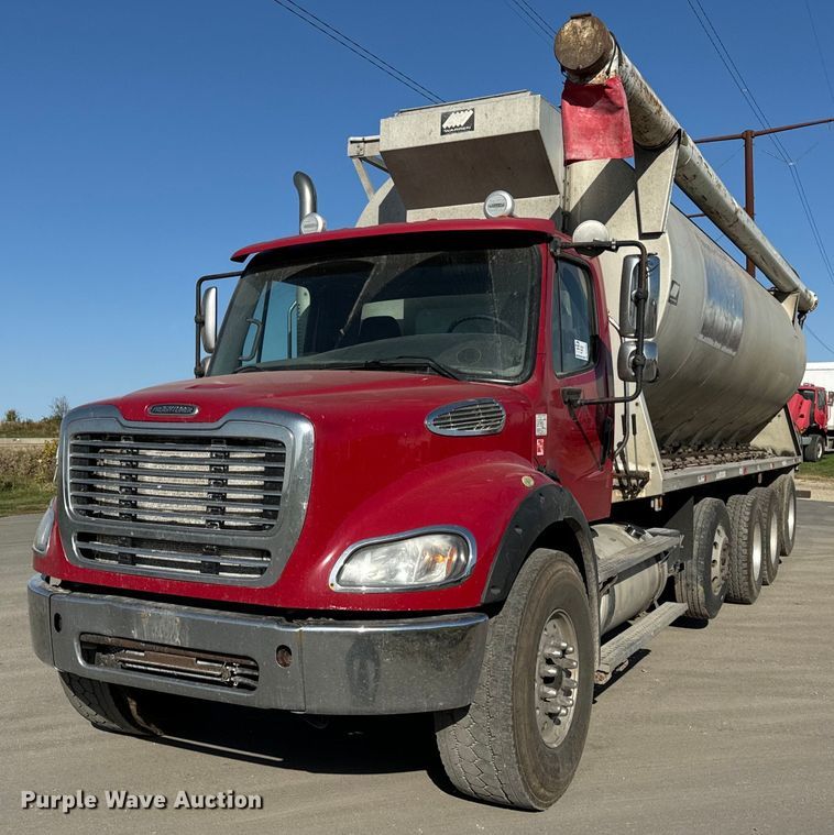 image for item DT2049 2013 Freightliner  Business Class M2 feed delivery truck