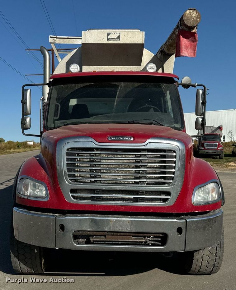 image for item DT2049 2013 Freightliner  Business Class M2 feed delivery truck