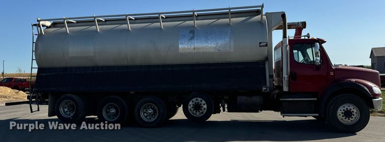 image for item DT2049 2013 Freightliner  Business Class M2 feed delivery truck