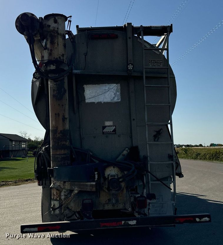 image for item DT2049 2013 Freightliner  Business Class M2 feed delivery truck