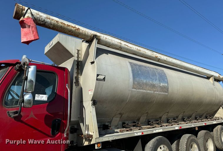 image for item DT2049 2013 Freightliner  Business Class M2 feed delivery truck