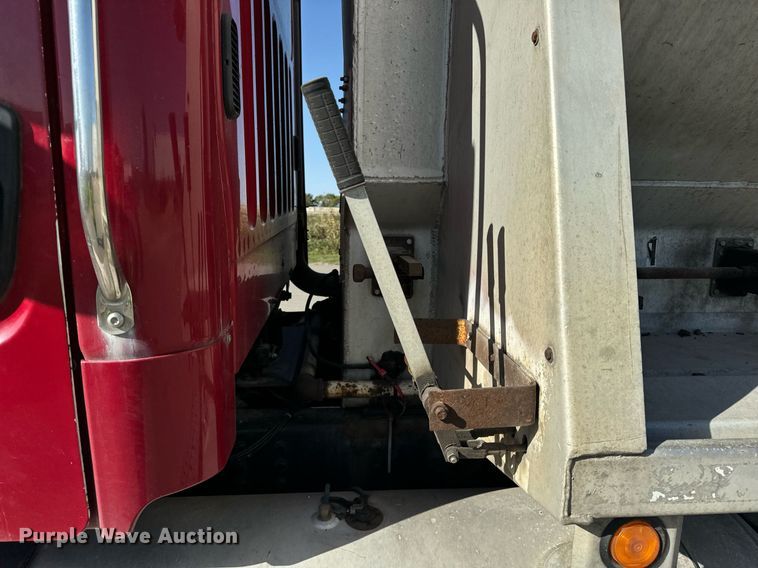 image for item DT2049 2013 Freightliner  Business Class M2 feed delivery truck