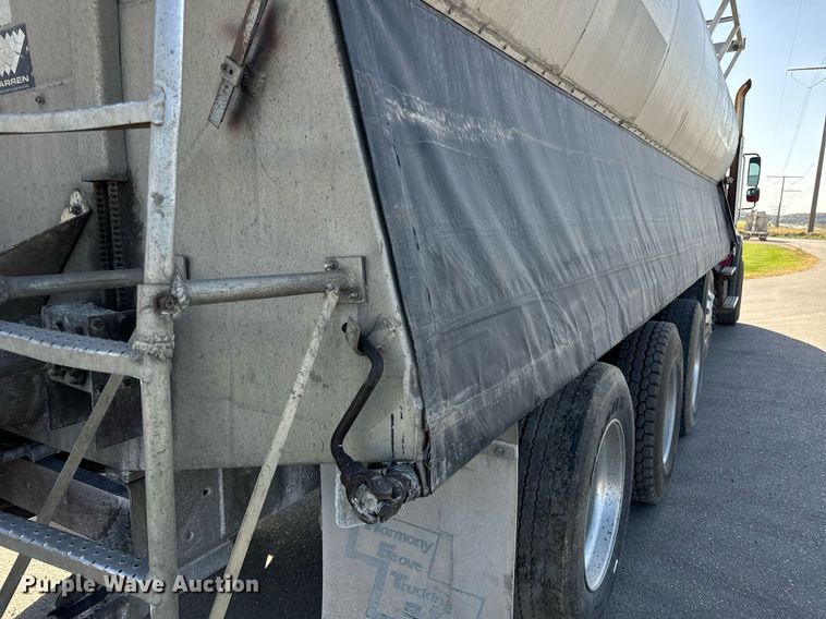 image for item DT2049 2013 Freightliner  Business Class M2 feed delivery truck