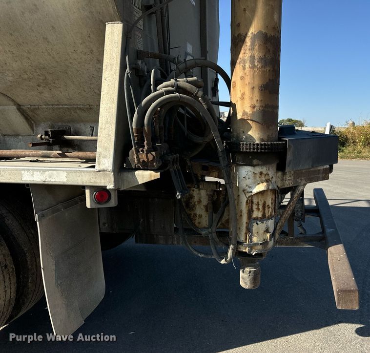 image for item DT2049 2013 Freightliner  Business Class M2 feed delivery truck