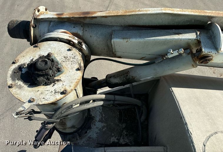 image for item DT2049 2013 Freightliner  Business Class M2 feed delivery truck