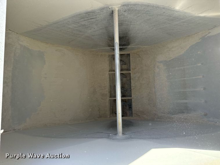 image for item DT2049 2013 Freightliner  Business Class M2 feed delivery truck