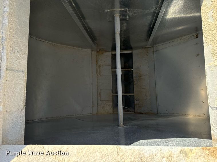 image for item DT2049 2013 Freightliner  Business Class M2 feed delivery truck