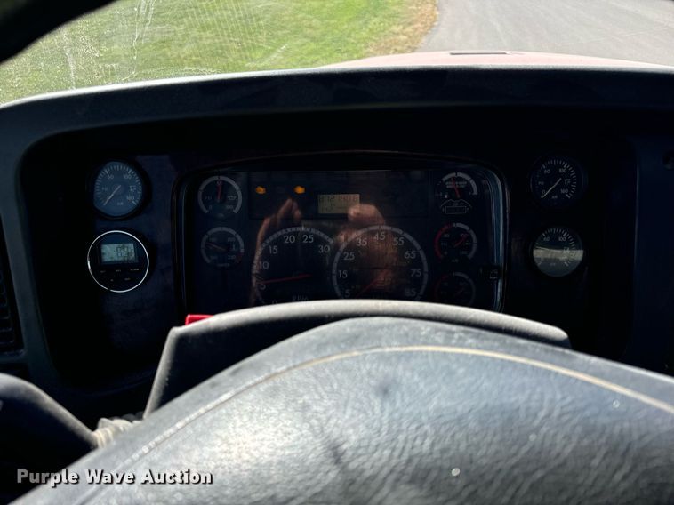 image for item DT2049 2013 Freightliner  Business Class M2 feed delivery truck