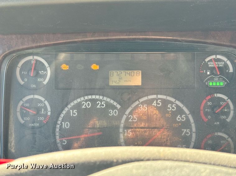 image for item DT2049 2013 Freightliner  Business Class M2 feed delivery truck