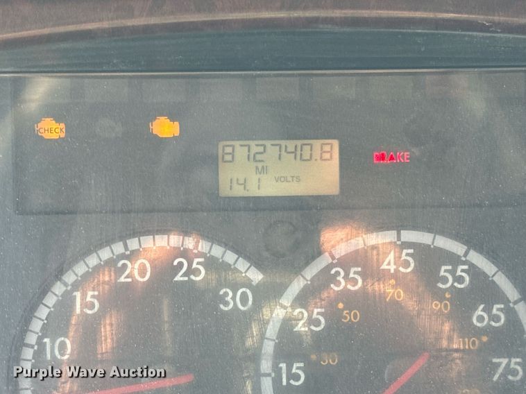 image for item DT2049 2013 Freightliner  Business Class M2 feed delivery truck