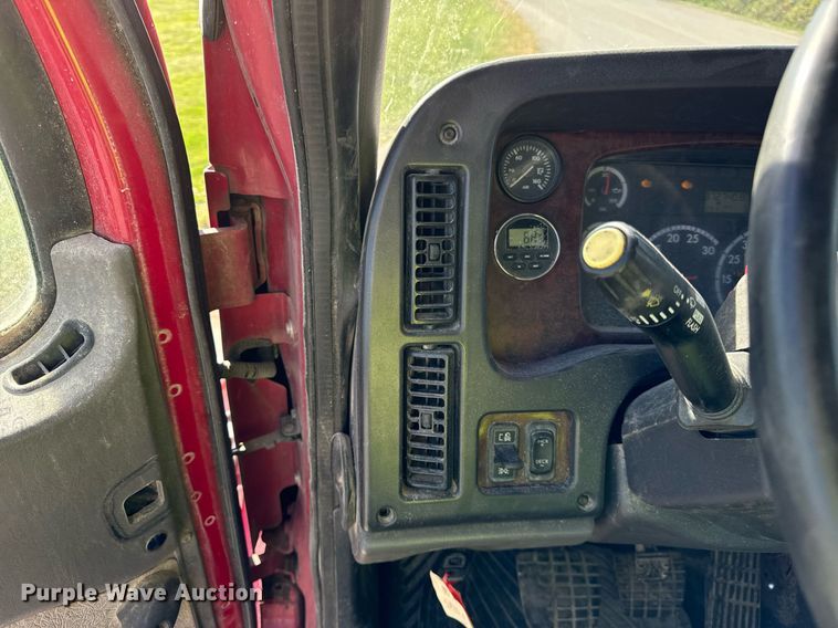 image for item DT2049 2013 Freightliner  Business Class M2 feed delivery truck