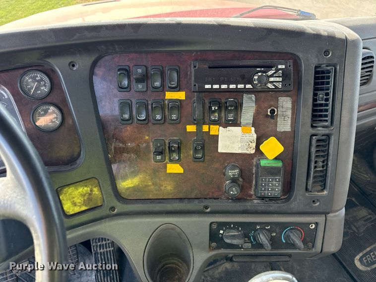 image for item DT2049 2013 Freightliner  Business Class M2 feed delivery truck