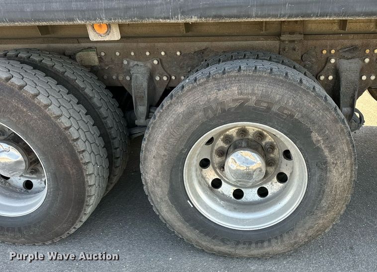 image for item DT2049 2013 Freightliner  Business Class M2 feed delivery truck