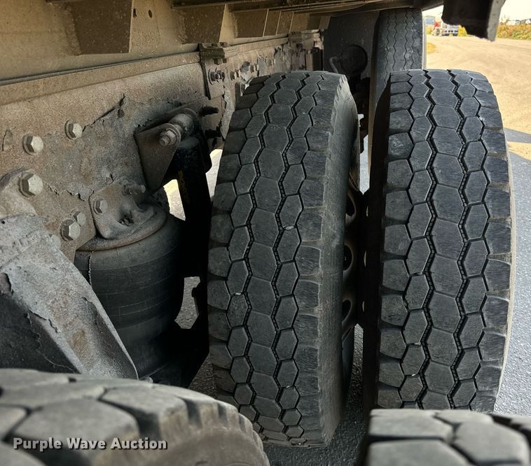 image for item DT2049 2013 Freightliner  Business Class M2 feed delivery truck