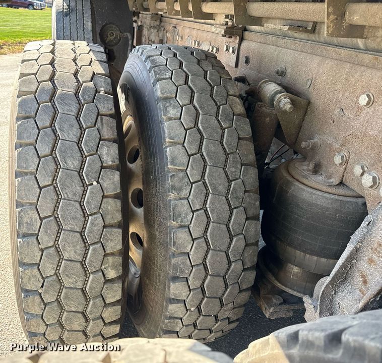 image for item DT2049 2013 Freightliner  Business Class M2 feed delivery truck