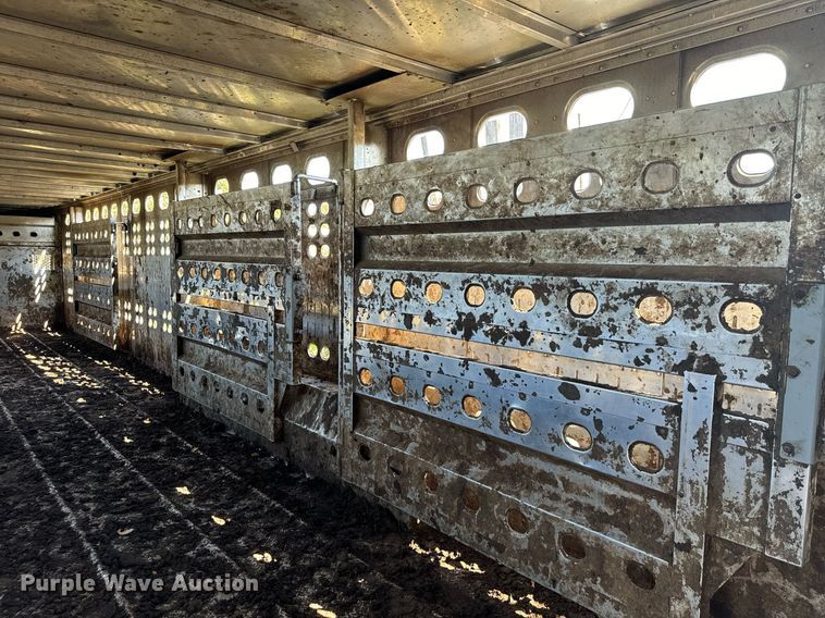 image for item DU3034 2022 EBY livestock trailer