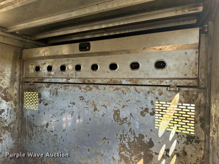 image for item DU3034 2022 EBY livestock trailer