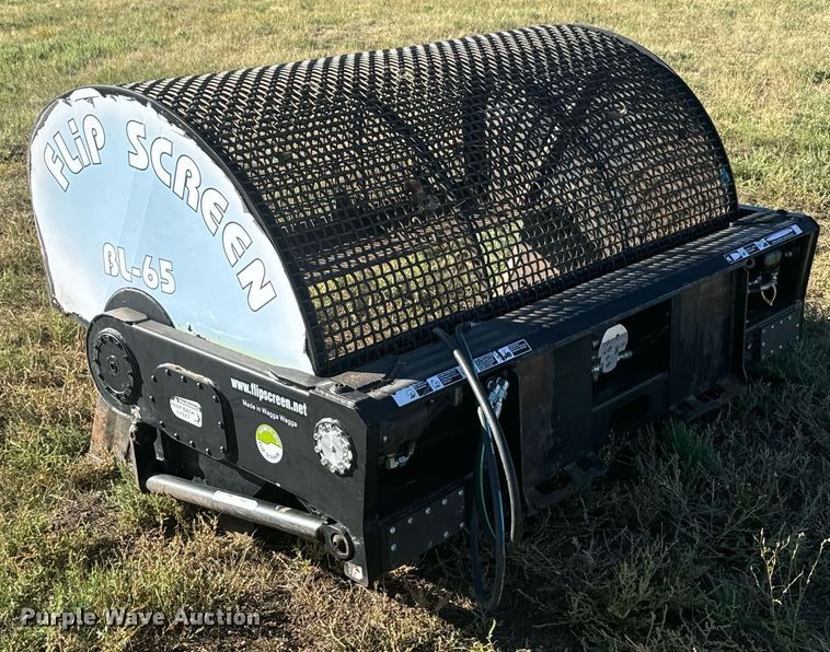 image for item DV2815 Flip screen BL-65 skid steer flip screen bucket