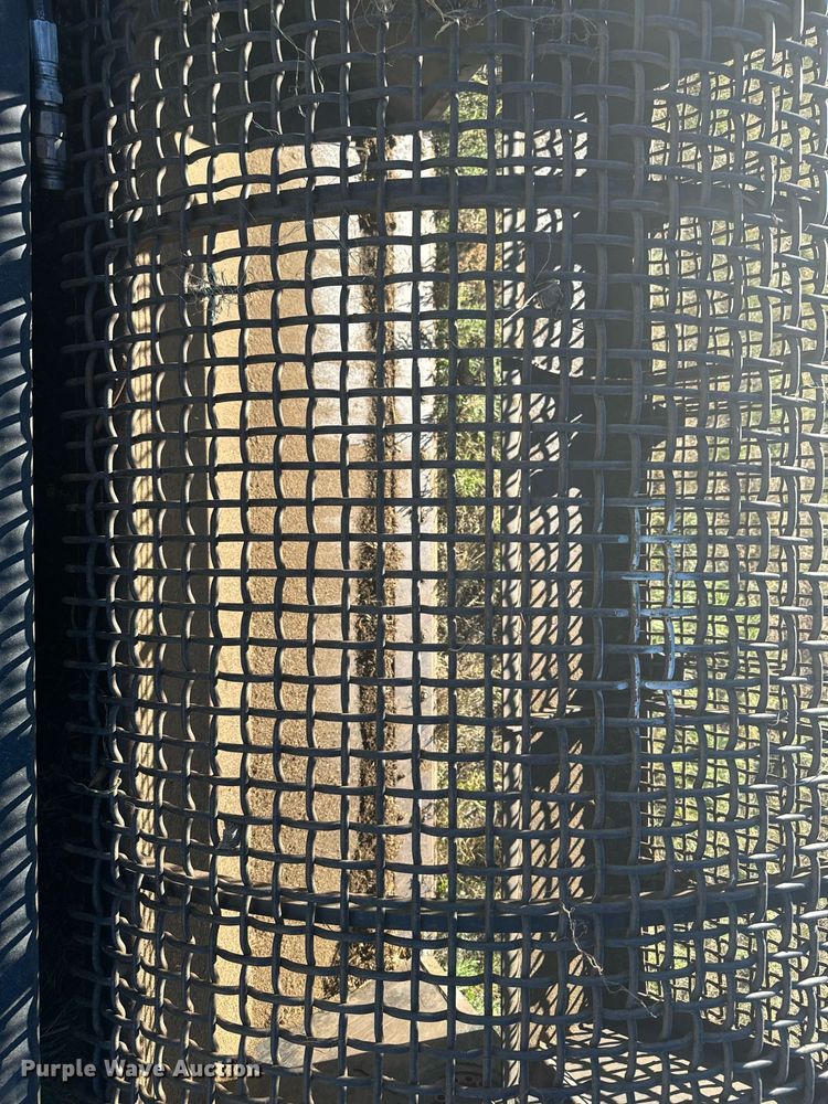 image for item DV2815 Flip screen BL-65 skid steer flip screen bucket