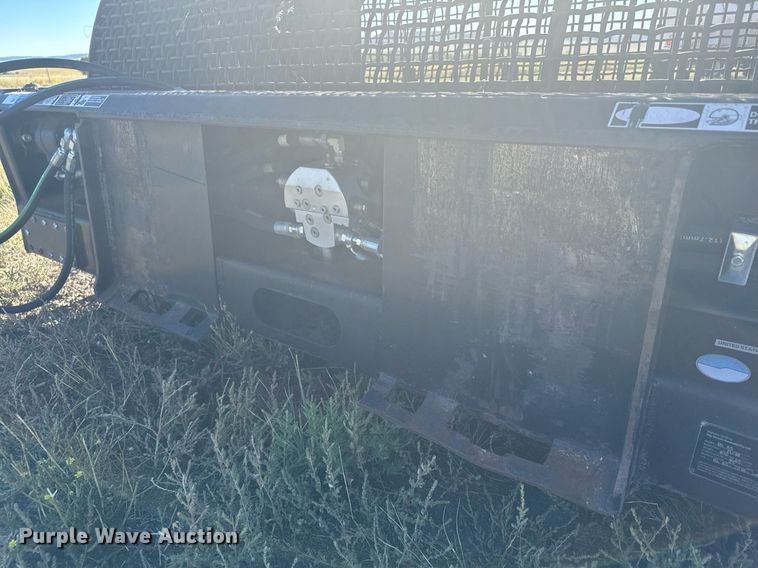 image for item DV2815 Flip screen BL-65 skid steer flip screen bucket