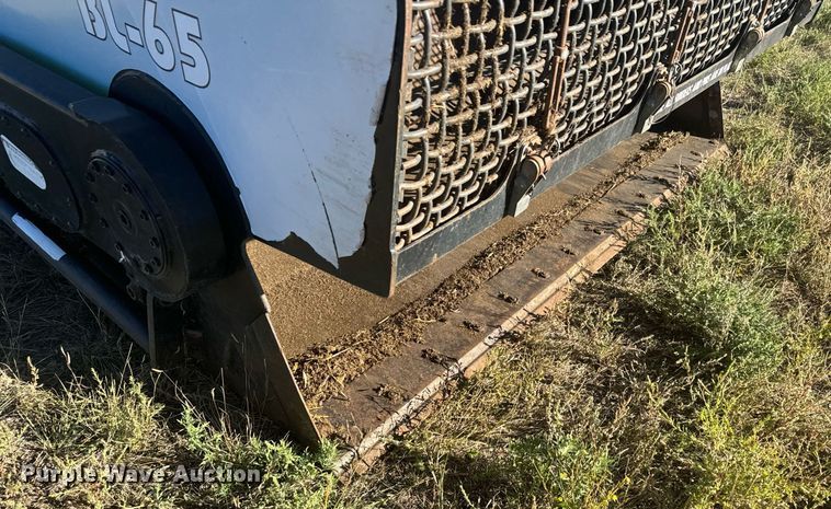 image for item DV2815 Flip screen BL-65 skid steer flip screen bucket
