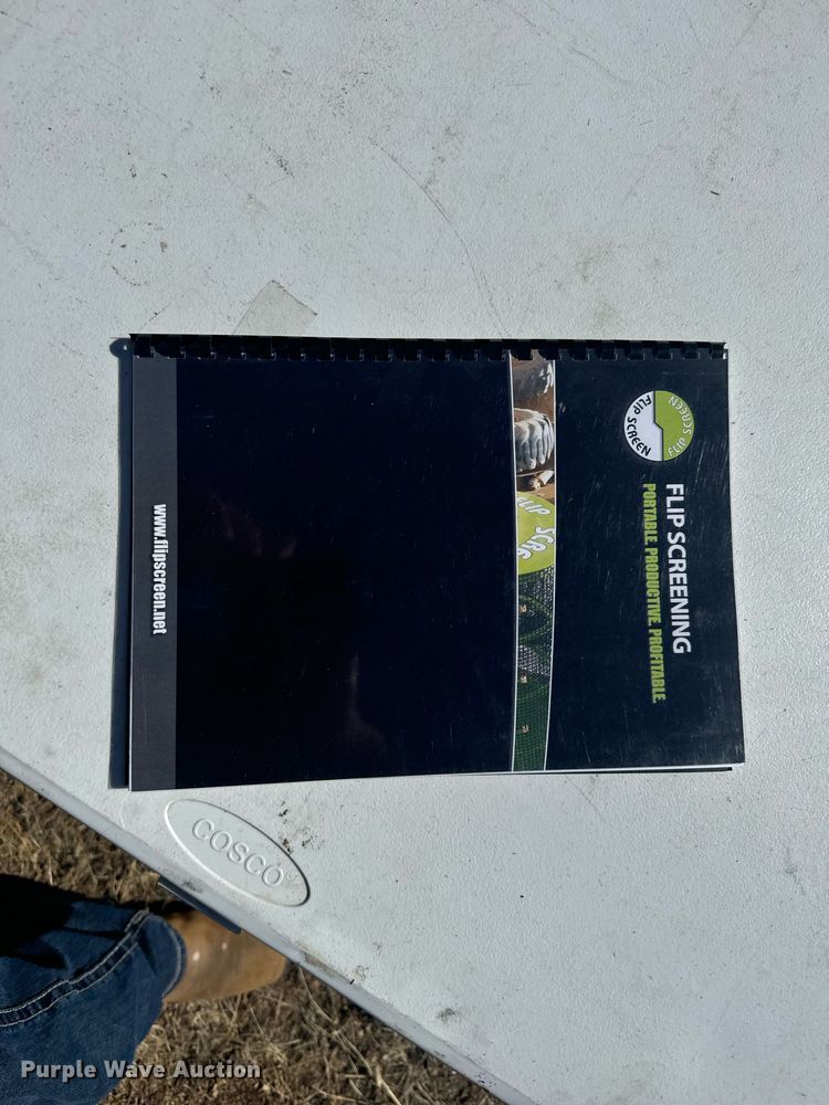 image for item DV2815 Flip screen BL-65 skid steer flip screen bucket