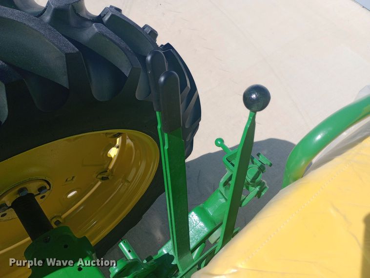 image for item DW0759 1957 John Deere  620 tractor