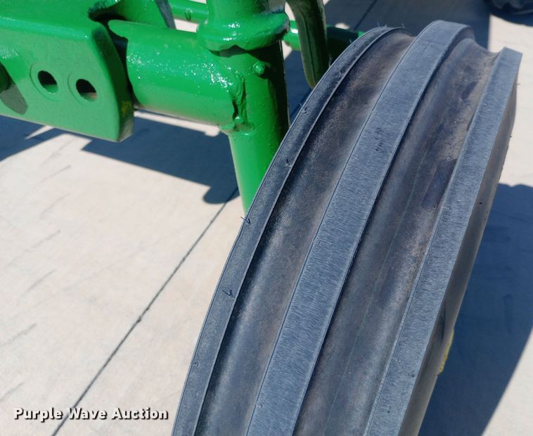 image for item DW0759 1957 John Deere  620 tractor