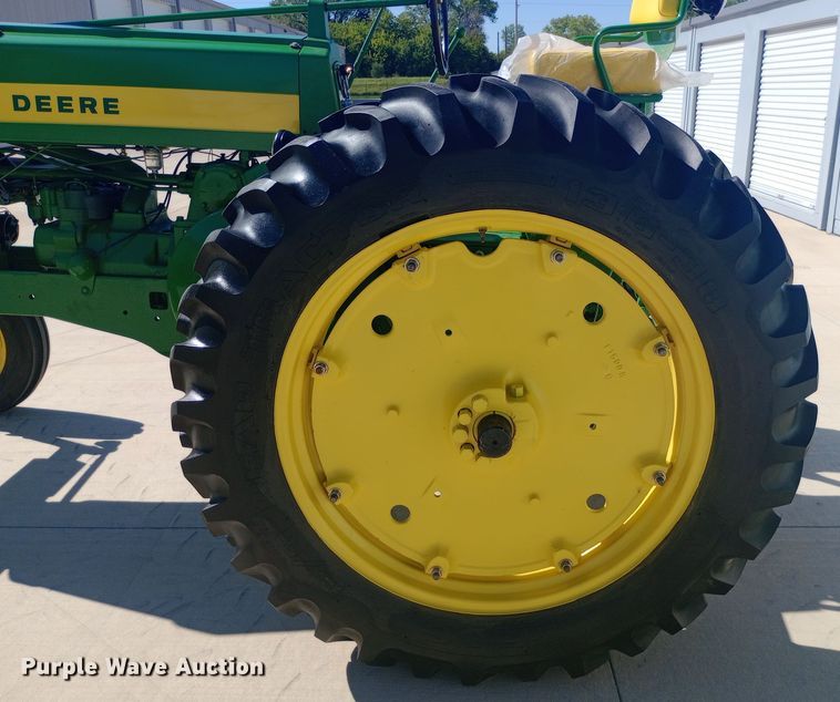 image for item DW0759 1957 John Deere  620 tractor