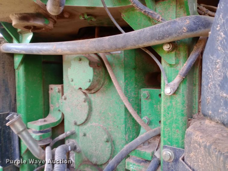 image for item DW0785 1998 John Deere 9400 4WD tractor