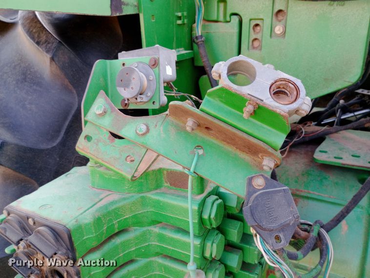 image for item DW0785 1998 John Deere 9400 4WD tractor