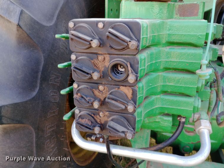 image for item DW0785 1998 John Deere 9400 4WD tractor