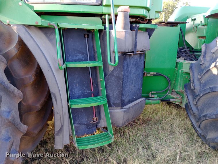 image for item DW0785 1998 John Deere 9400 4WD tractor