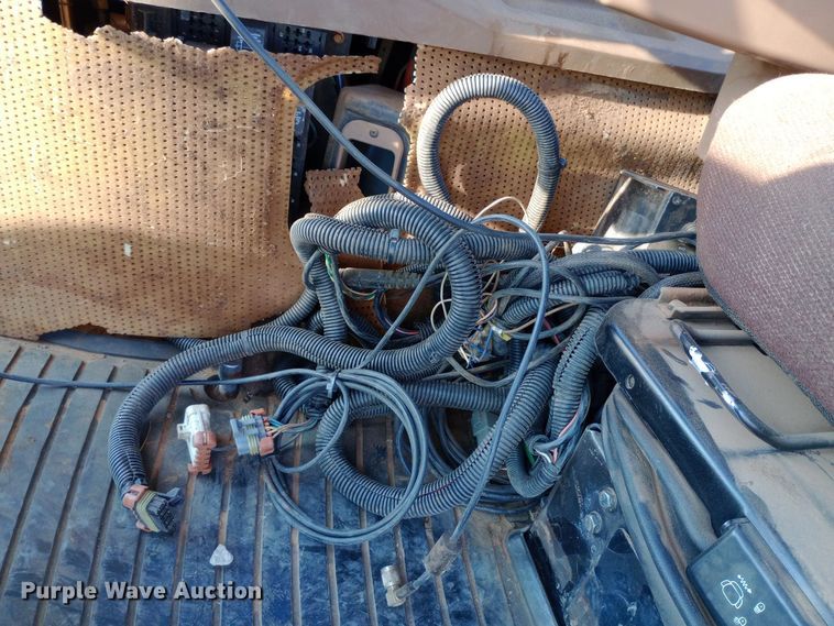 image for item DW0785 1998 John Deere 9400 4WD tractor