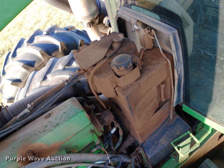 image for item DW0785 1998 John Deere 9400 4WD tractor