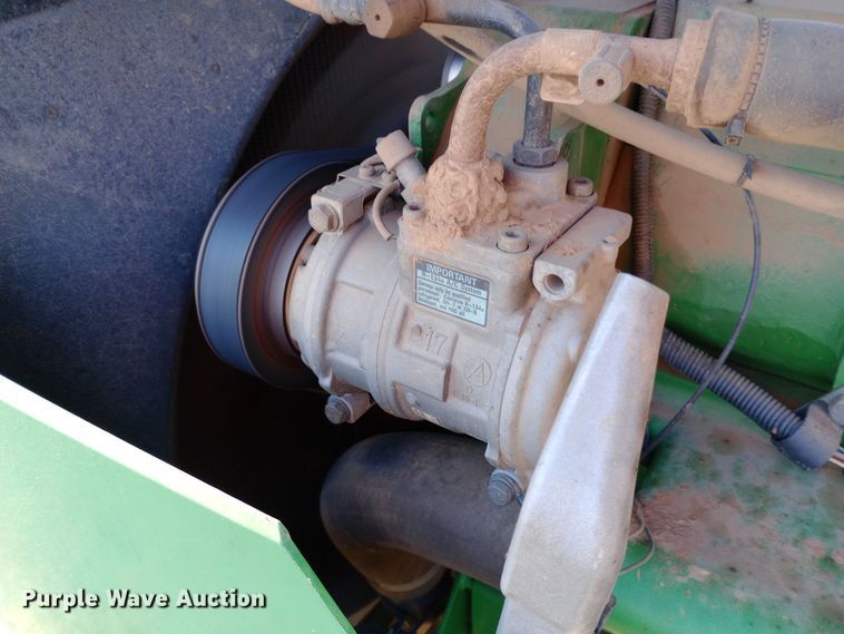 image for item DW0785 1998 John Deere 9400 4WD tractor