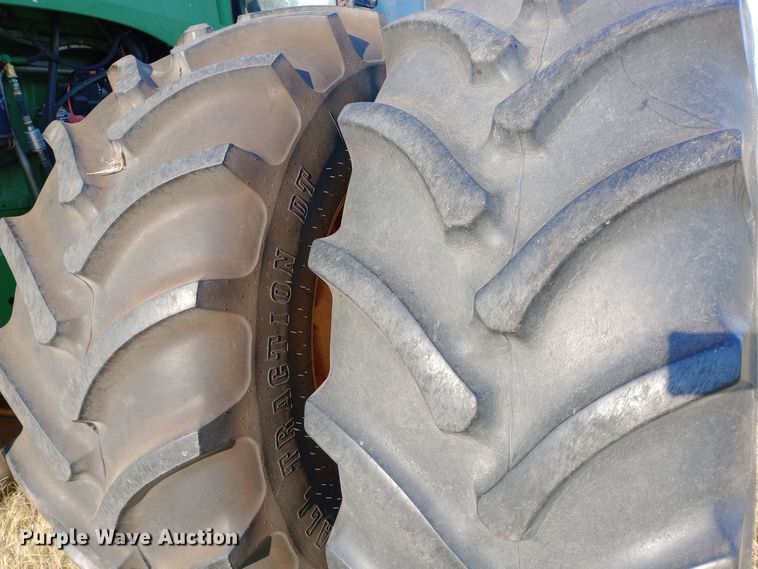 image for item DW0785 1998 John Deere 9400 4WD tractor