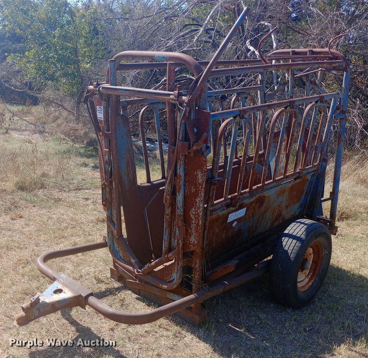 image for item DW0817 Priefert squeeze chute