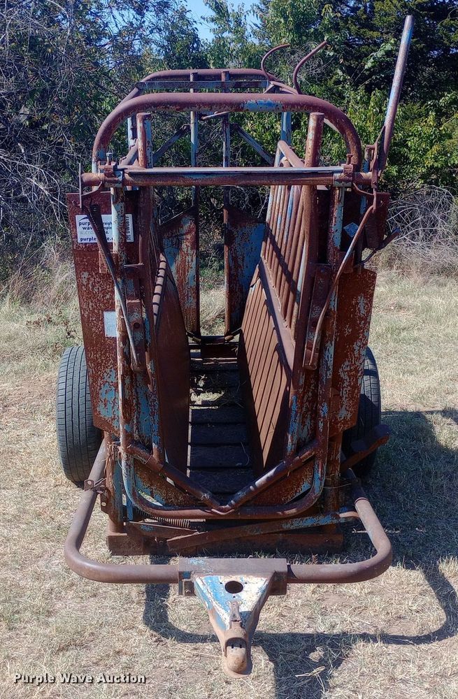 image for item DW0817 Priefert squeeze chute