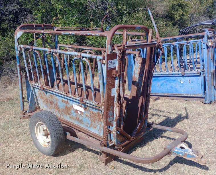 image for item DW0817 Priefert squeeze chute