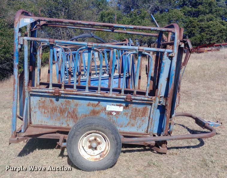 image for item DW0817 Priefert squeeze chute