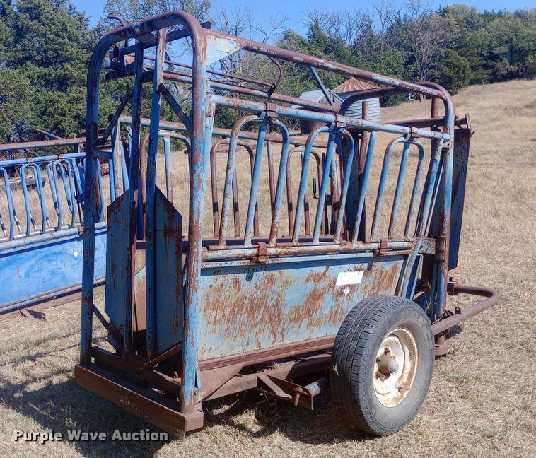 image for item DW0817 Priefert squeeze chute