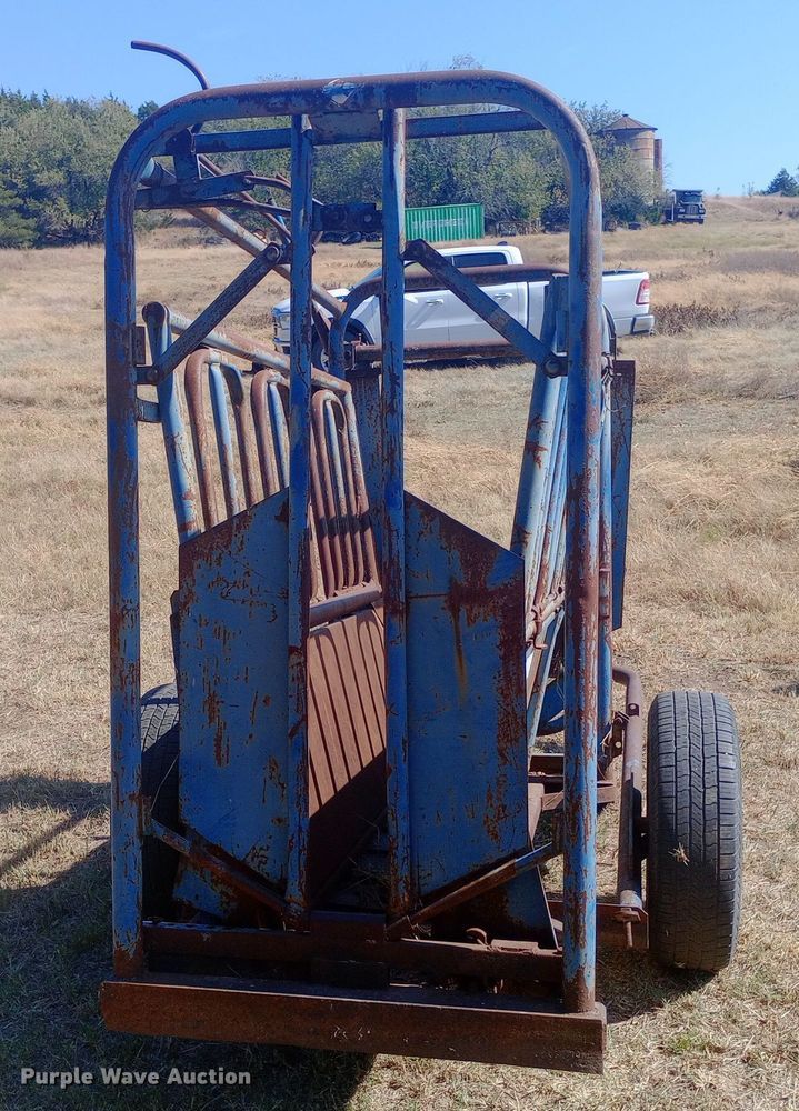 image for item DW0817 Priefert squeeze chute