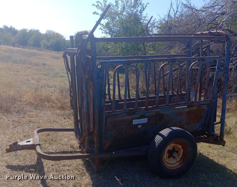 image for item DW0817 Priefert squeeze chute