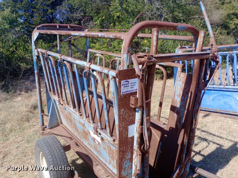 image for item DW0817 Priefert squeeze chute