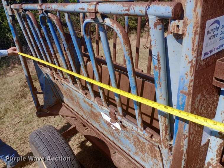 image for item DW0817 Priefert squeeze chute