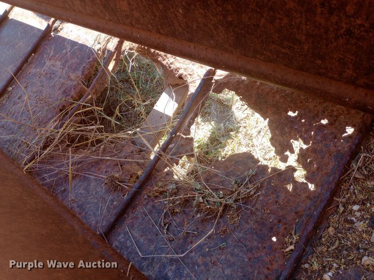 image for item DW0817 Priefert squeeze chute